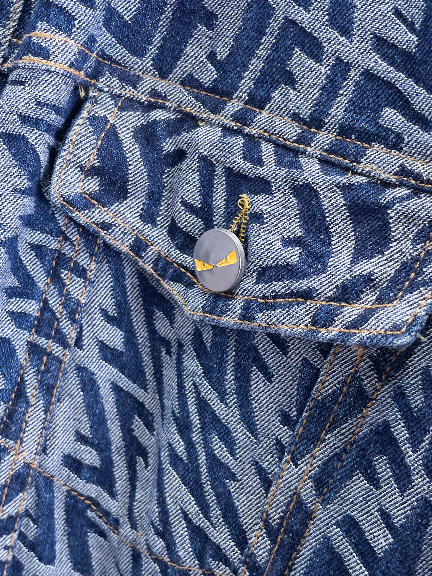 Hoodies & Sweatshirts