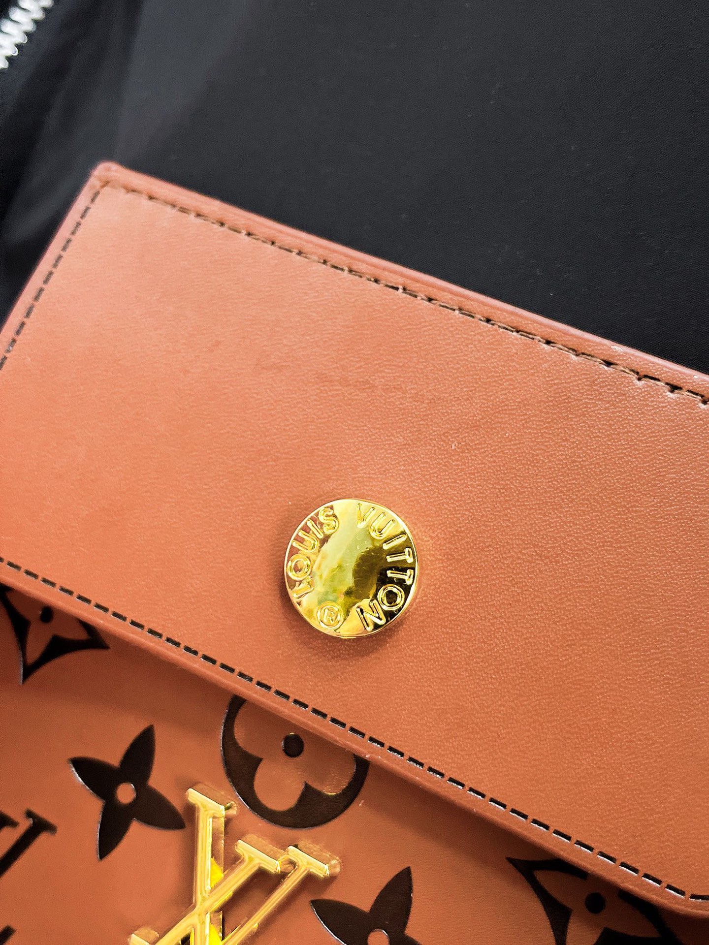 Hoodies & Sweatshirts