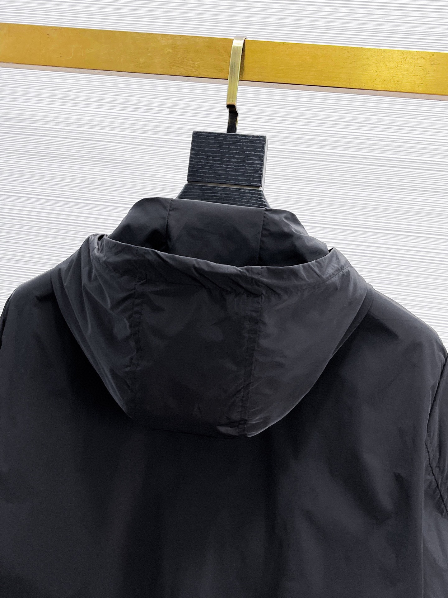 Hoodies & Sweatshirts