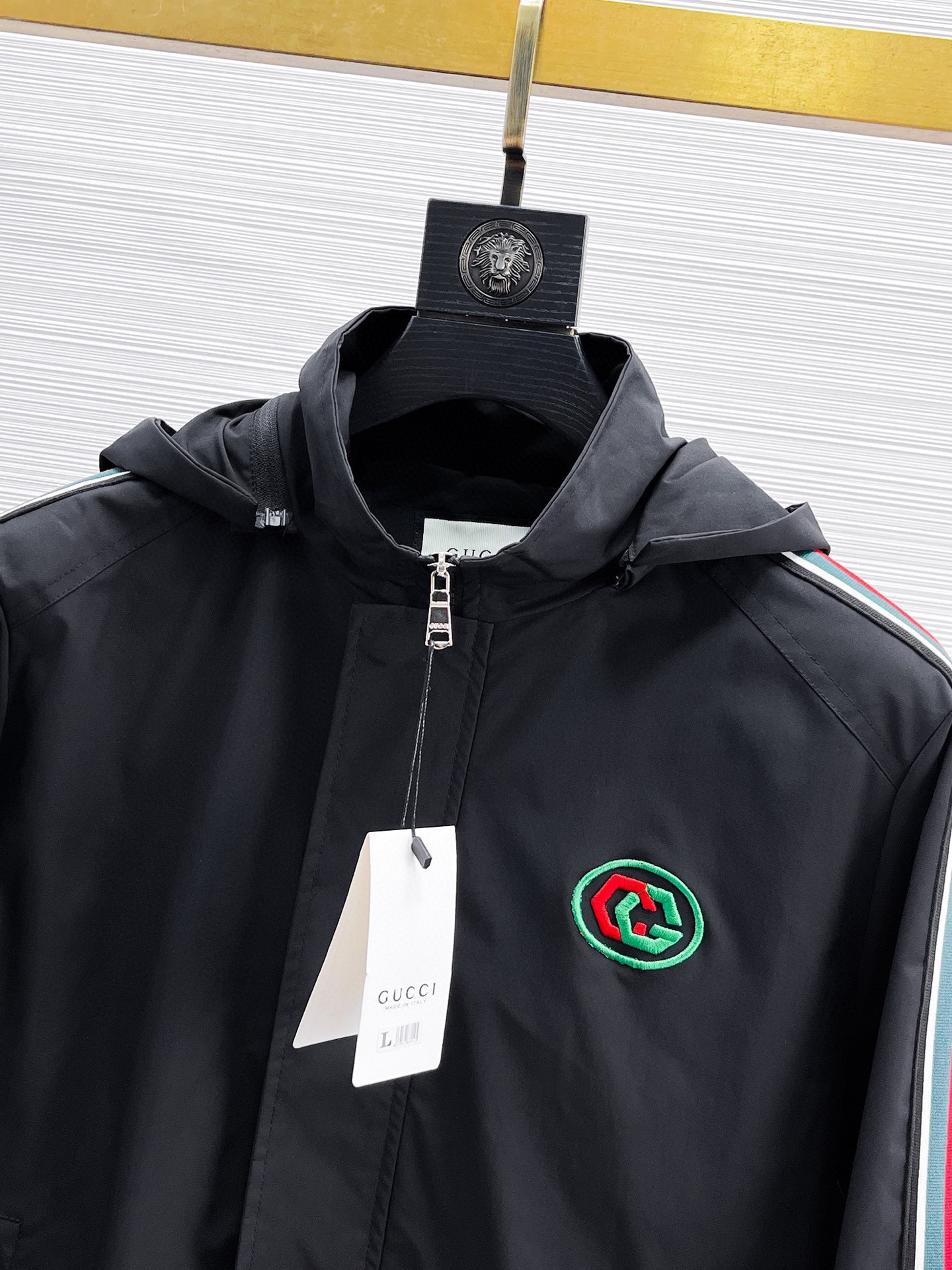 Hoodies & Sweatshirts