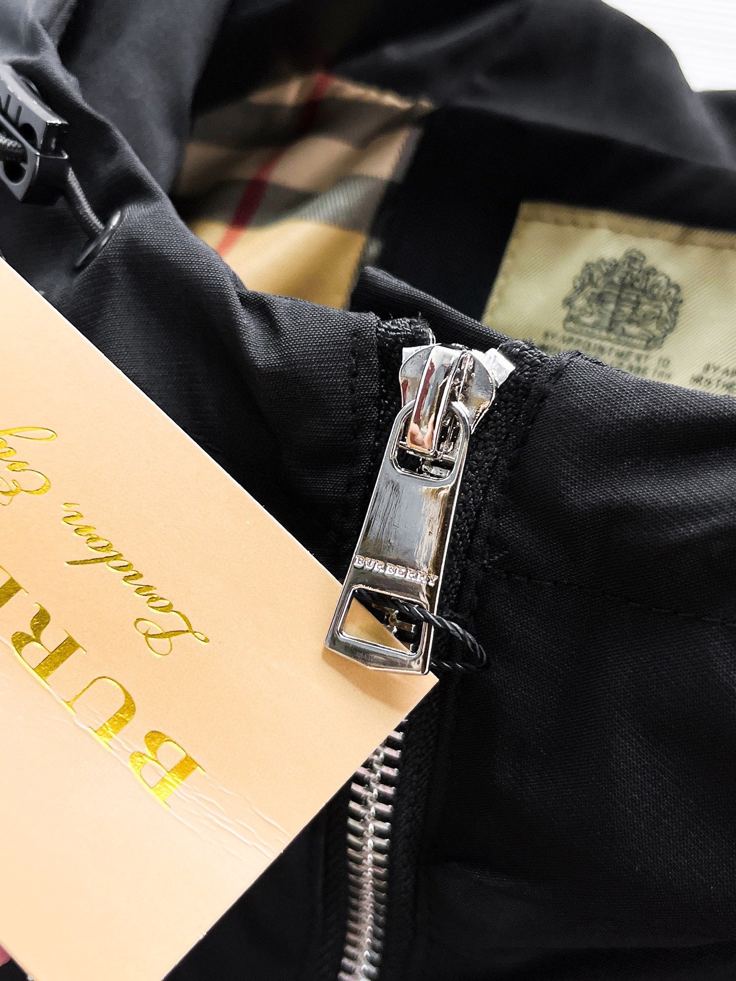 Hoodies & Sweatshirts