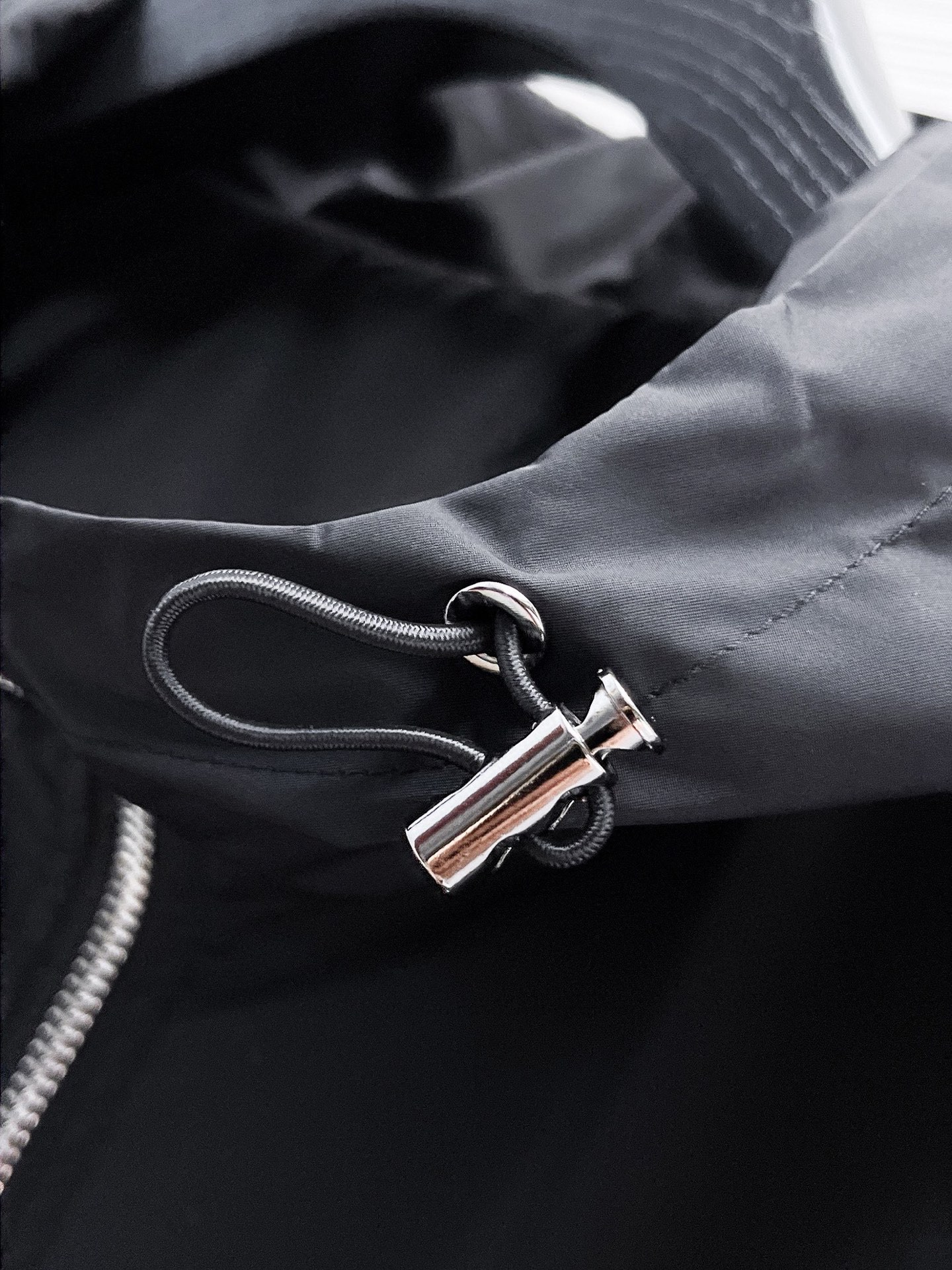 Hoodies & Sweatshirts