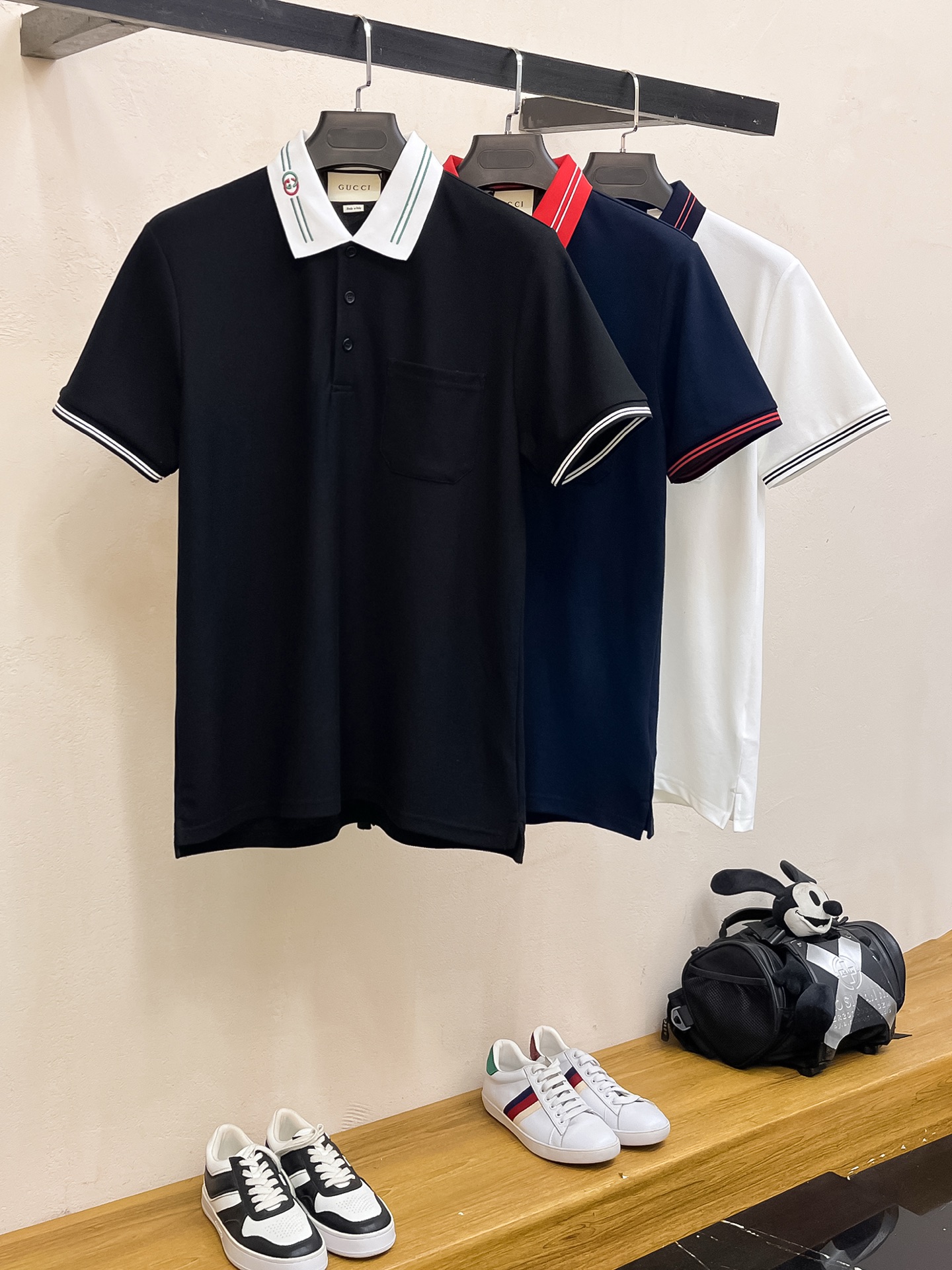 Polos