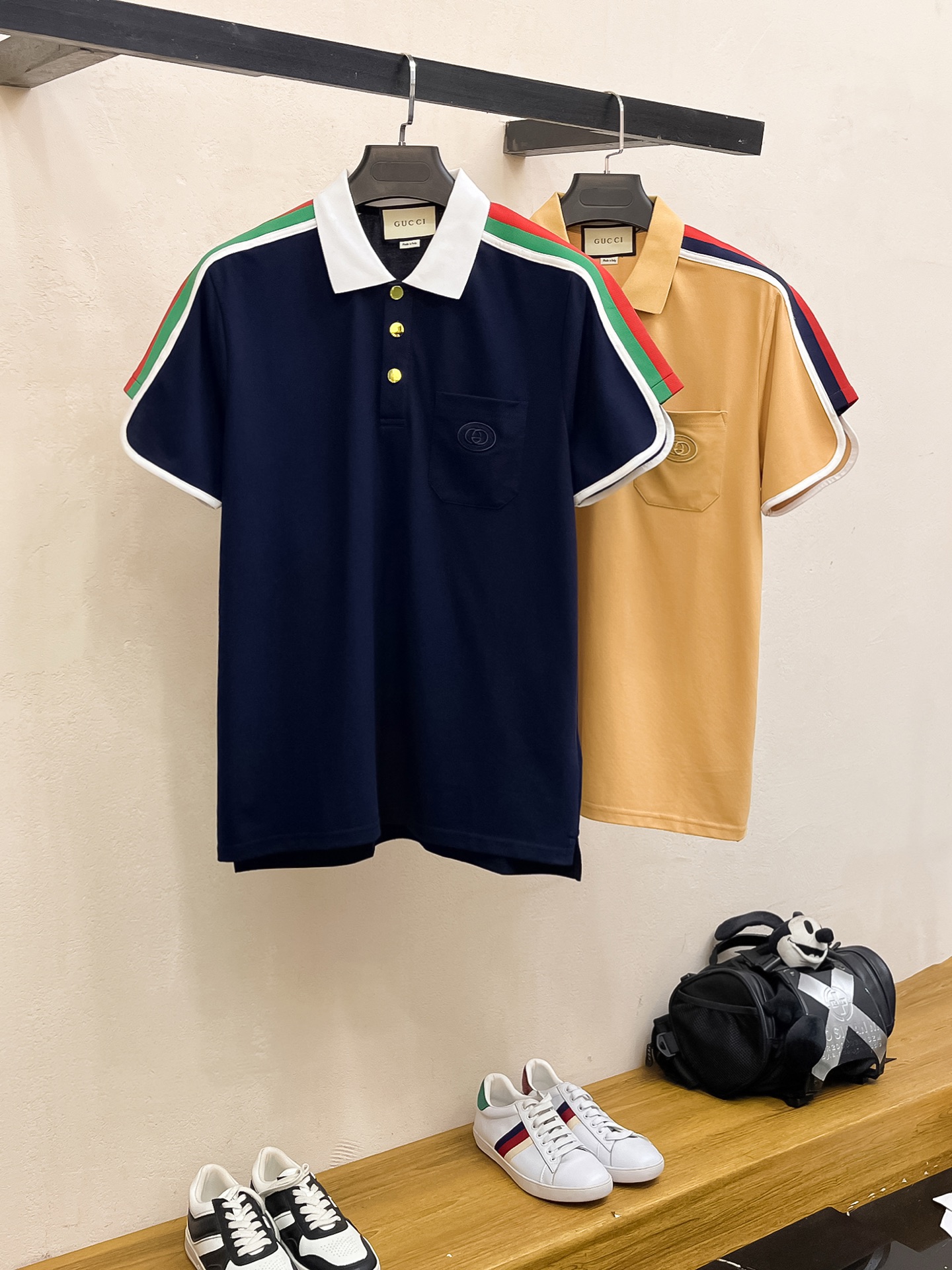 Polos
