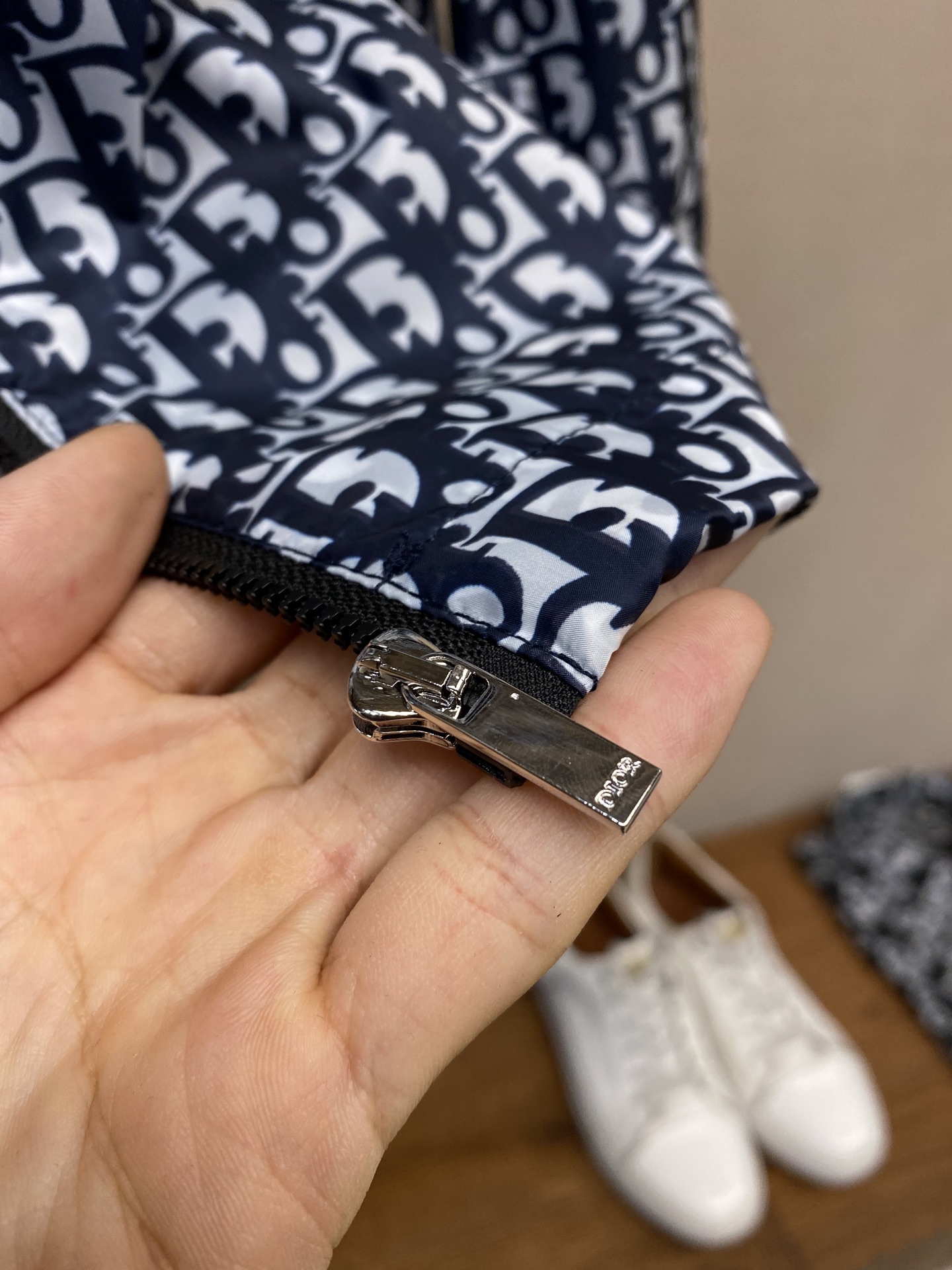 Hoodies & Sweatshirts