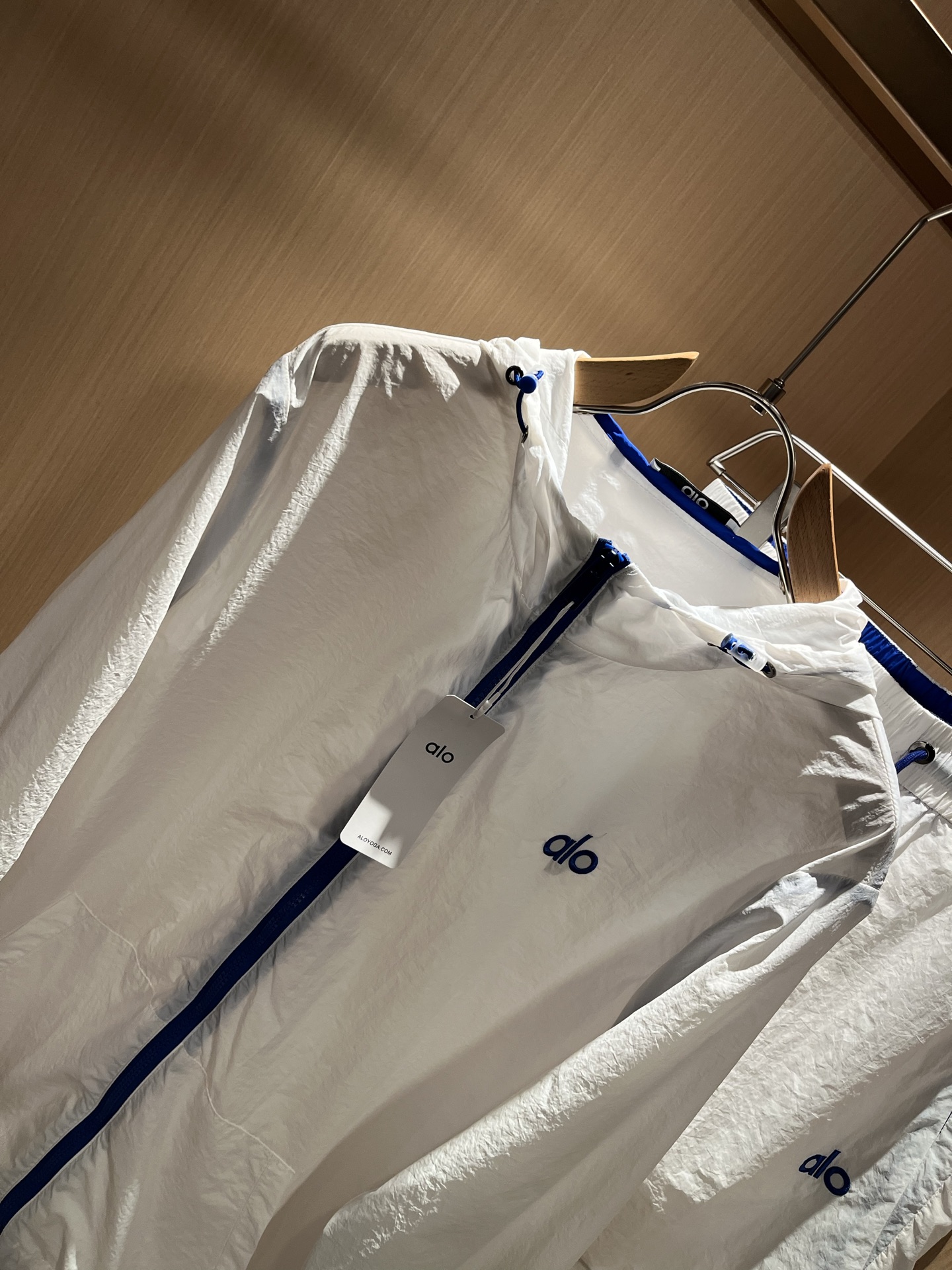 Hoodies & Sweatshirts