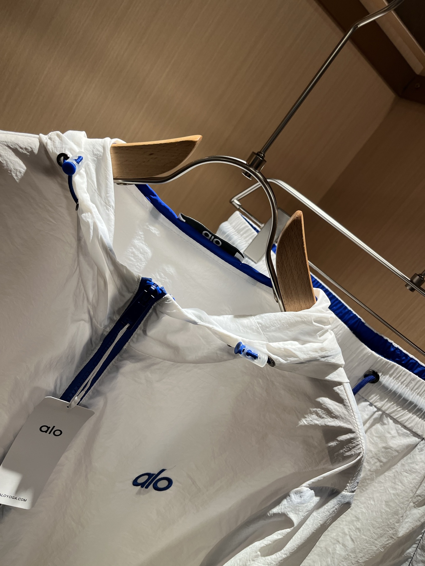 Hoodies & Sweatshirts