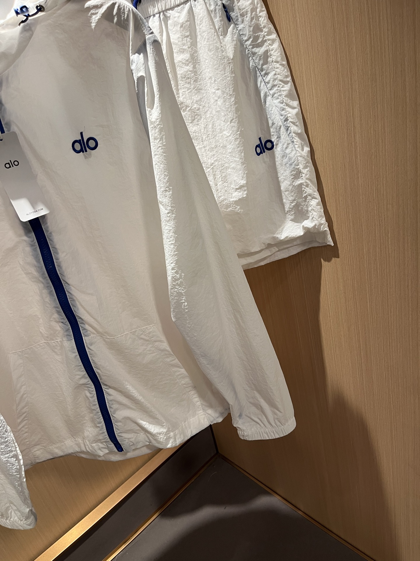 Hoodies & Sweatshirts