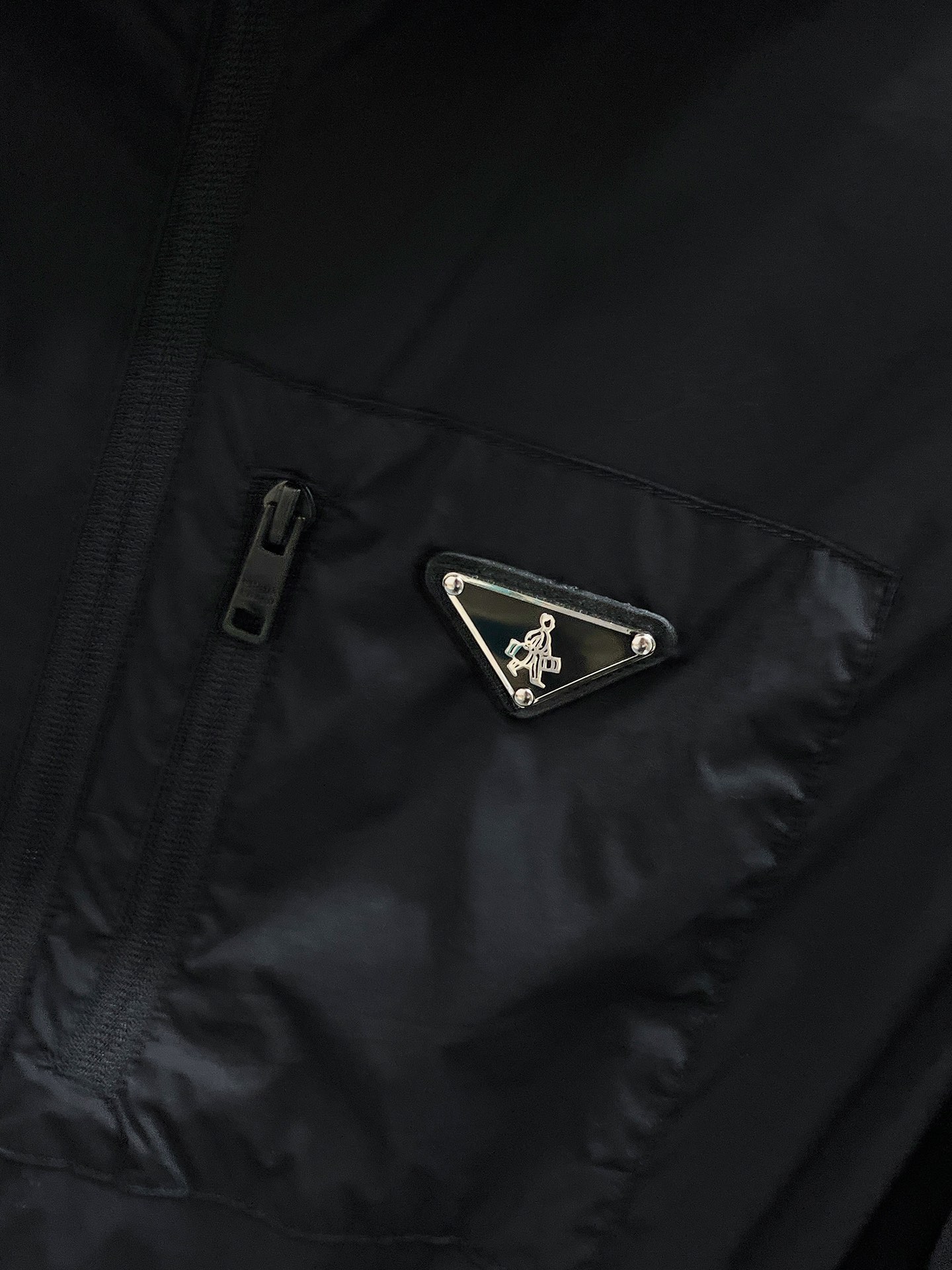 Hoodies & Sweatshirts