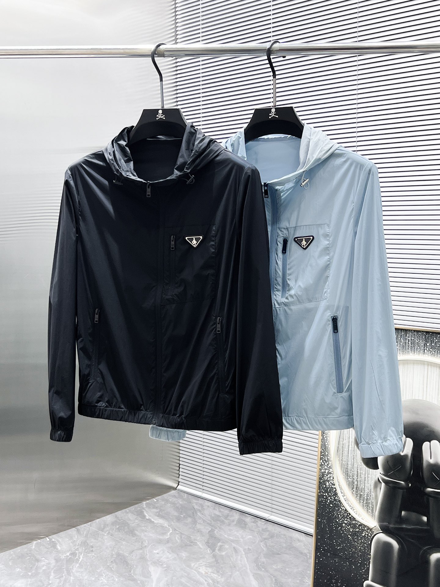 Hoodies & Sweatshirts