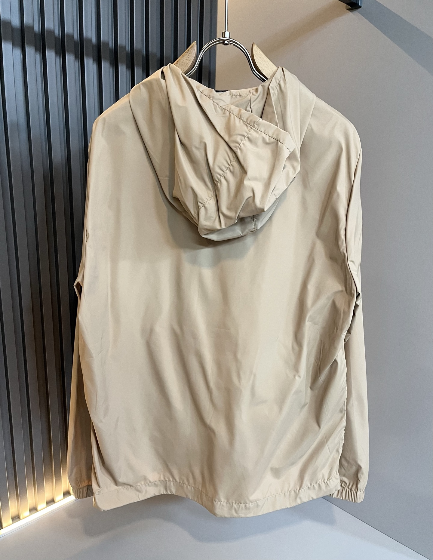 Hoodies & Sweatshirts