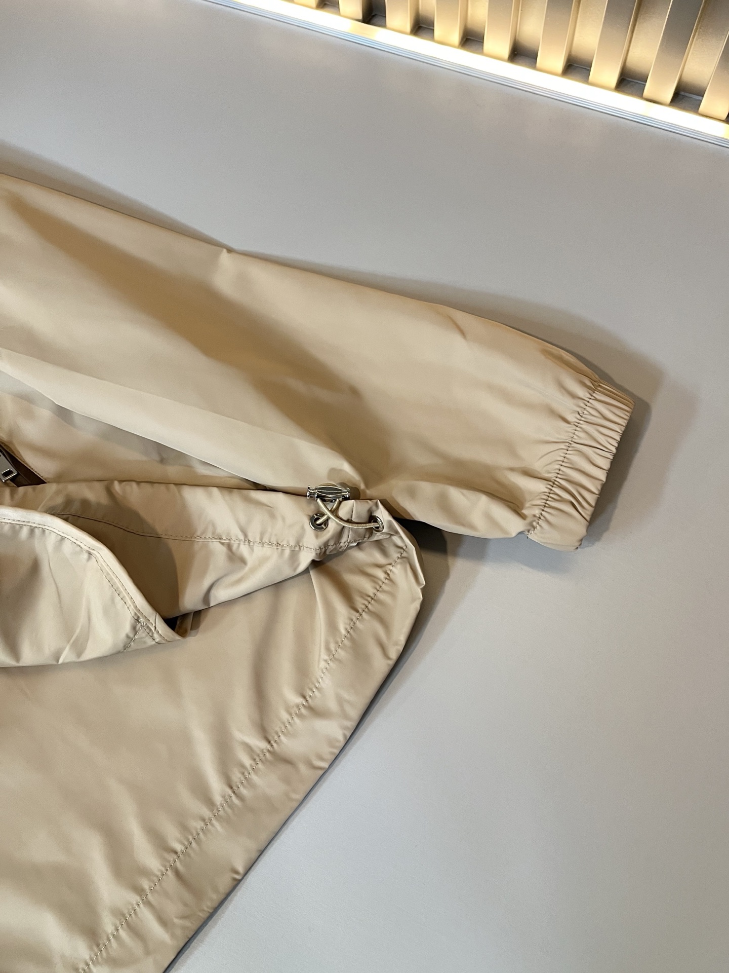 Hoodies & Sweatshirts