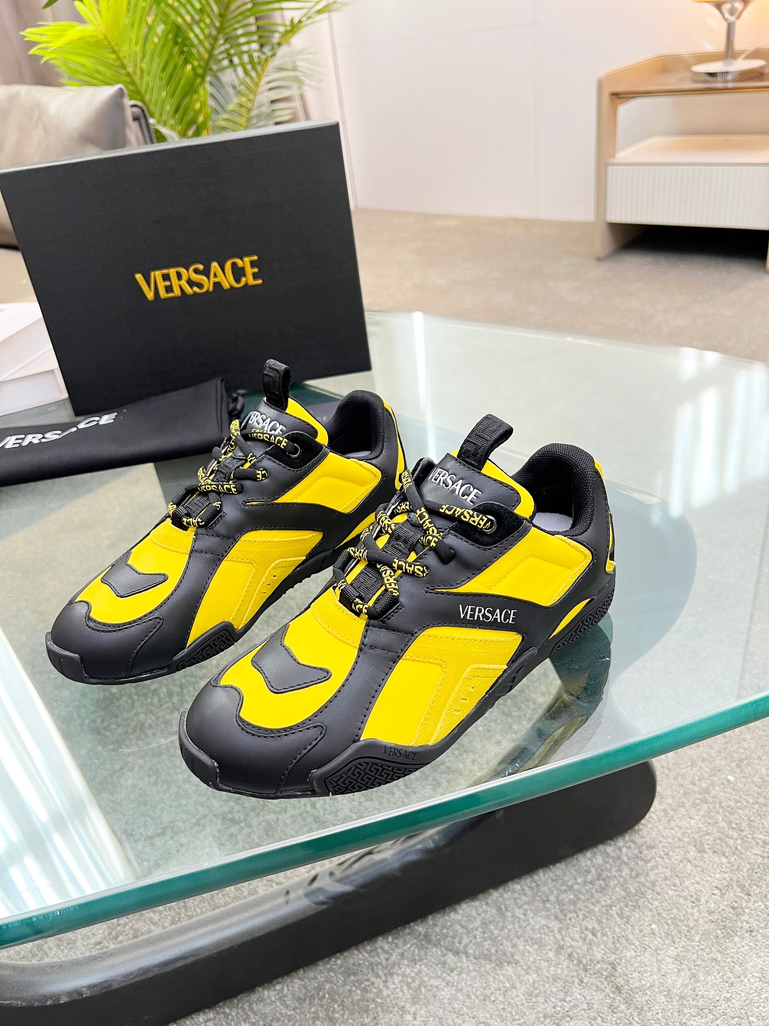 VersaceSHOES