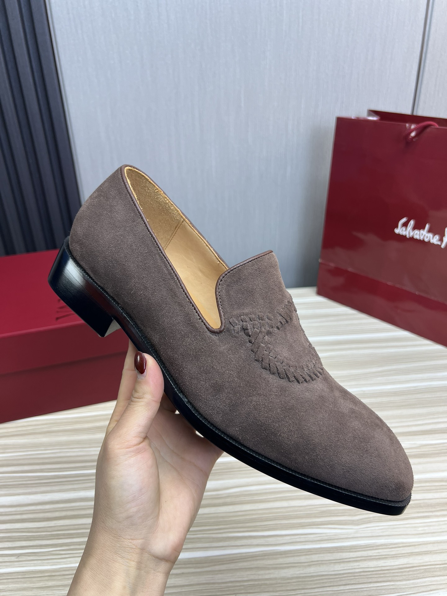 FerragamoSHOES