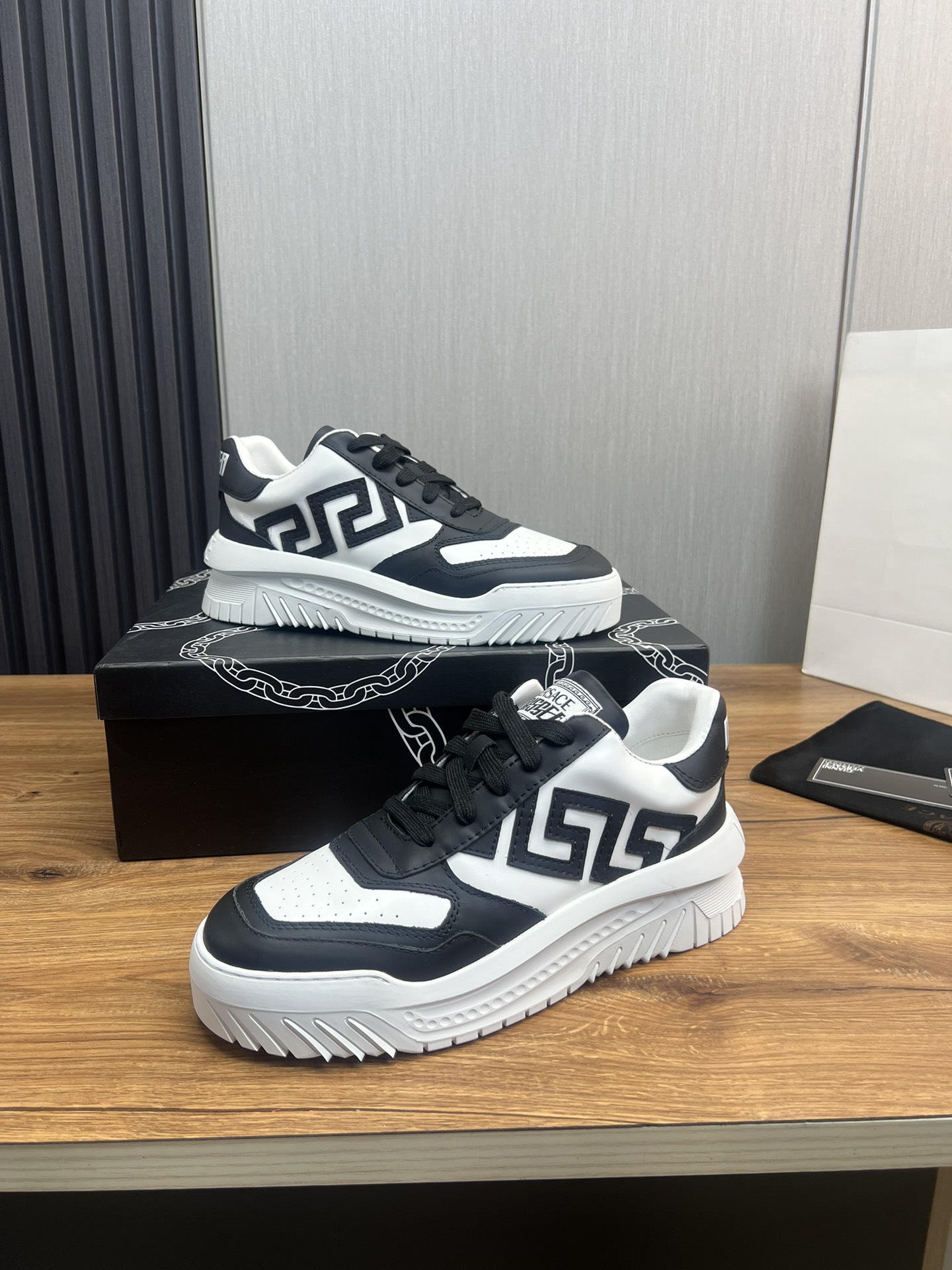 VersaceSHOES