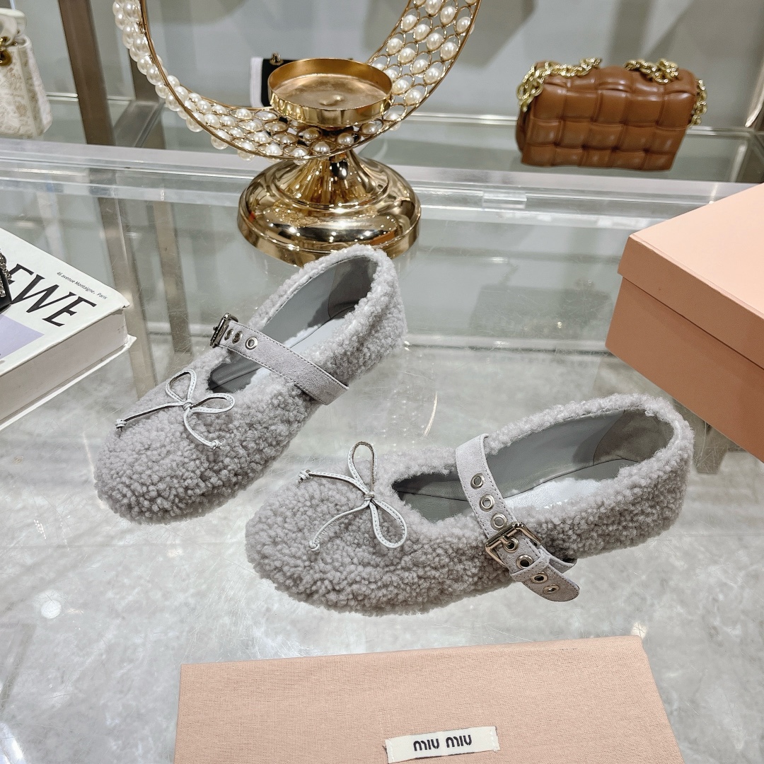 Womens shoes collection