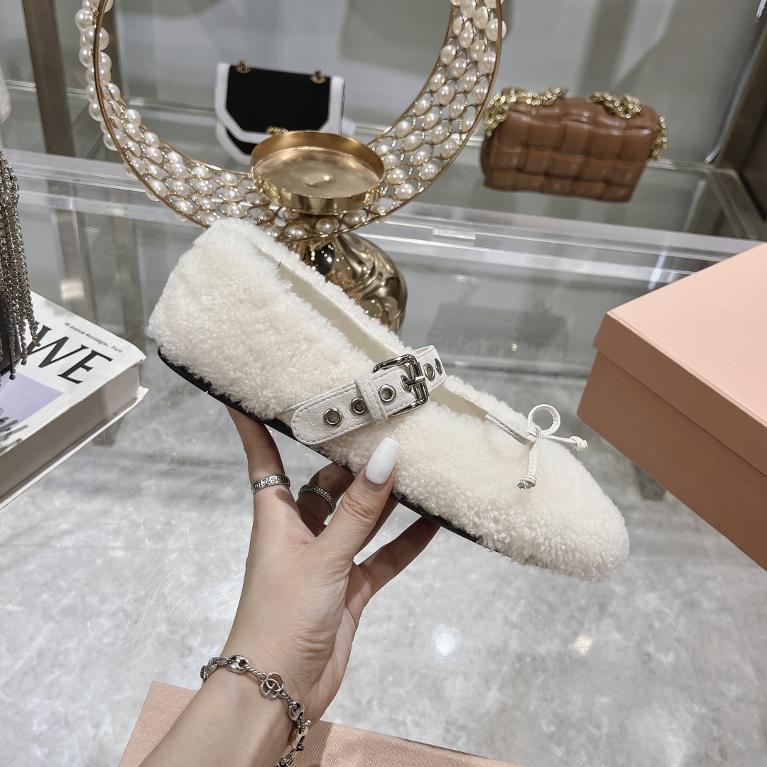 Womens shoes collection