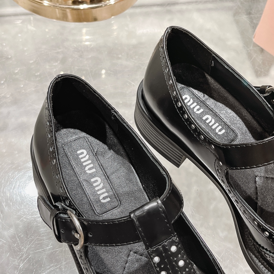 Womens shoes collection