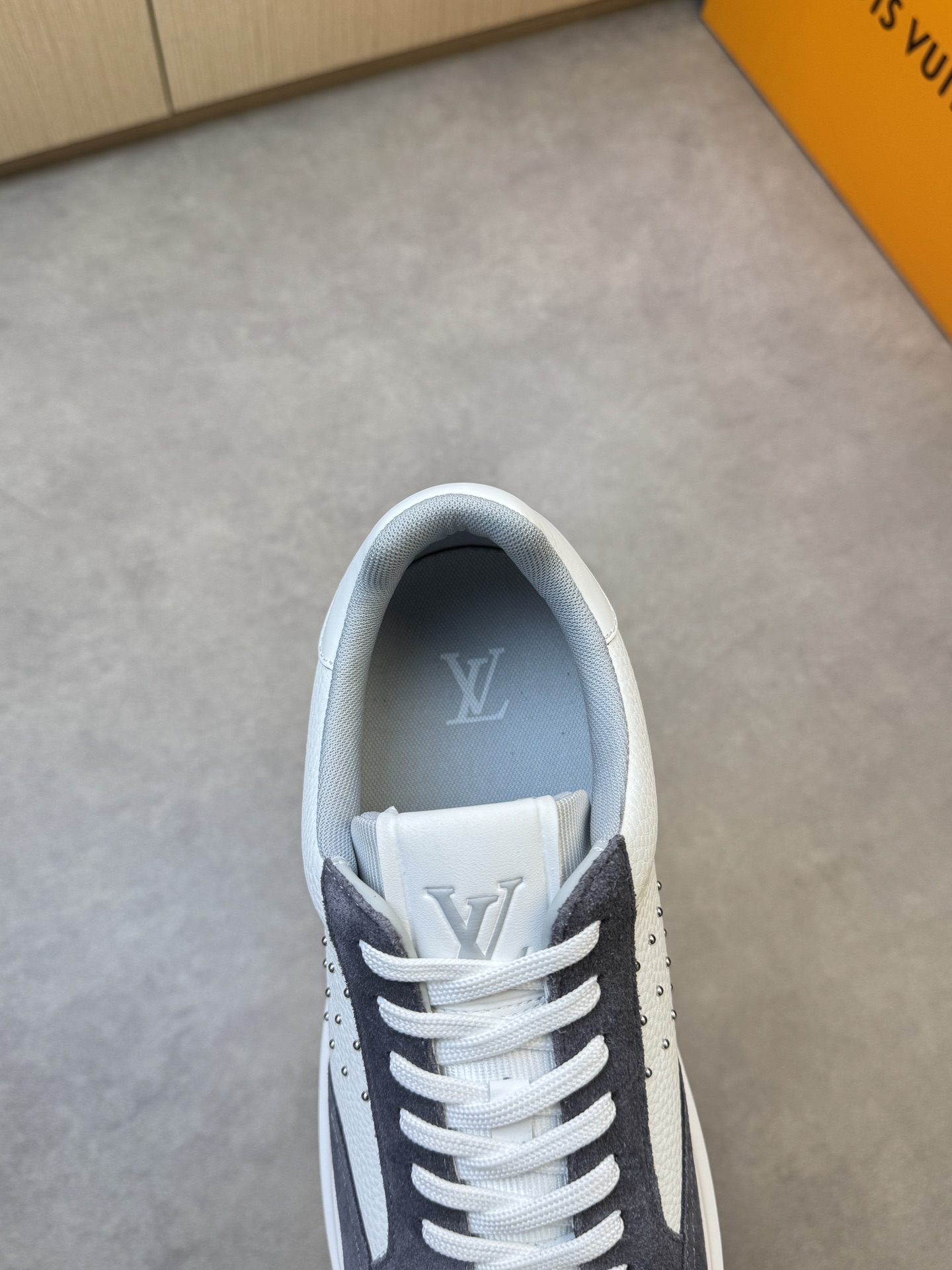 LVShoes