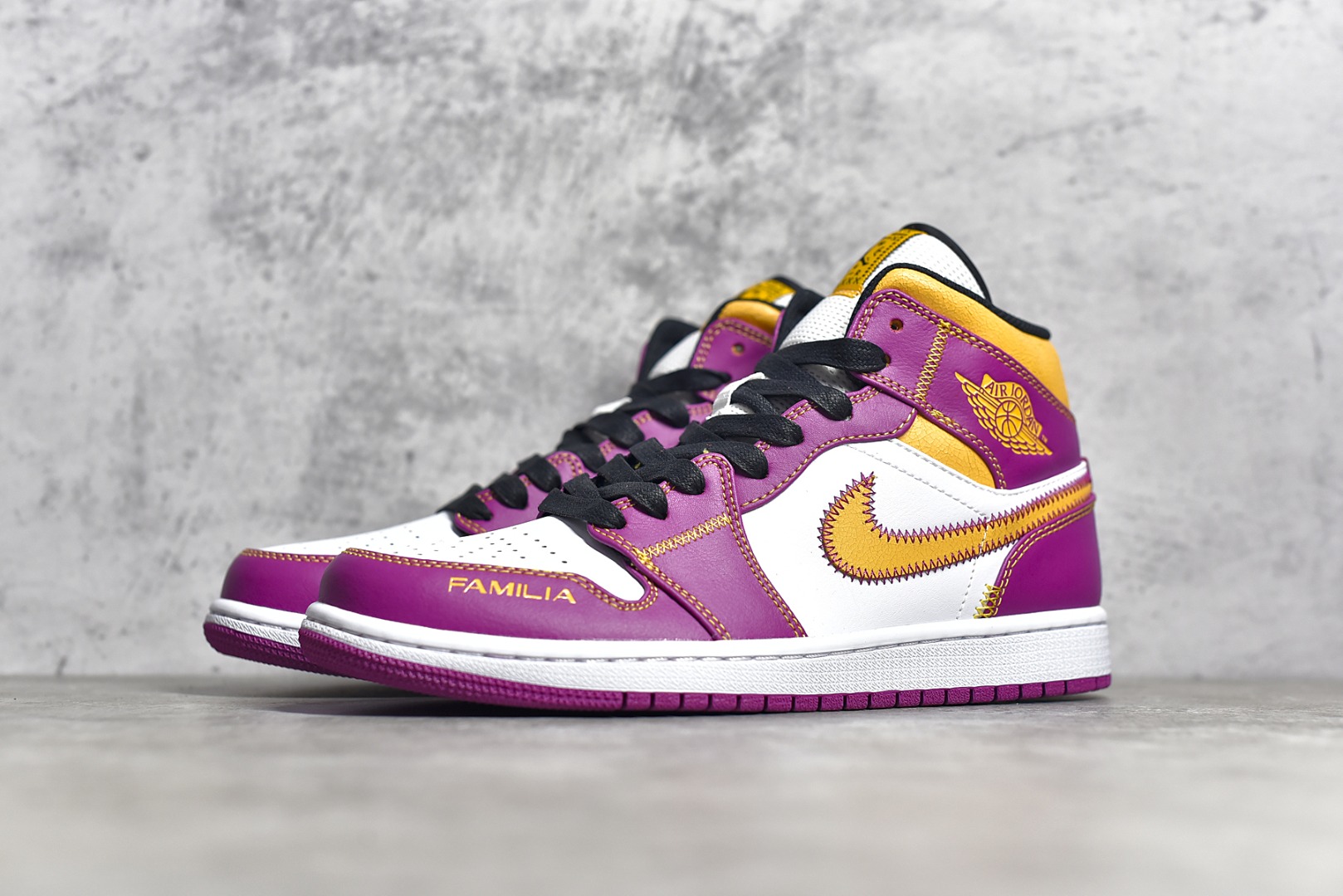 AirJordan1MidSHOES