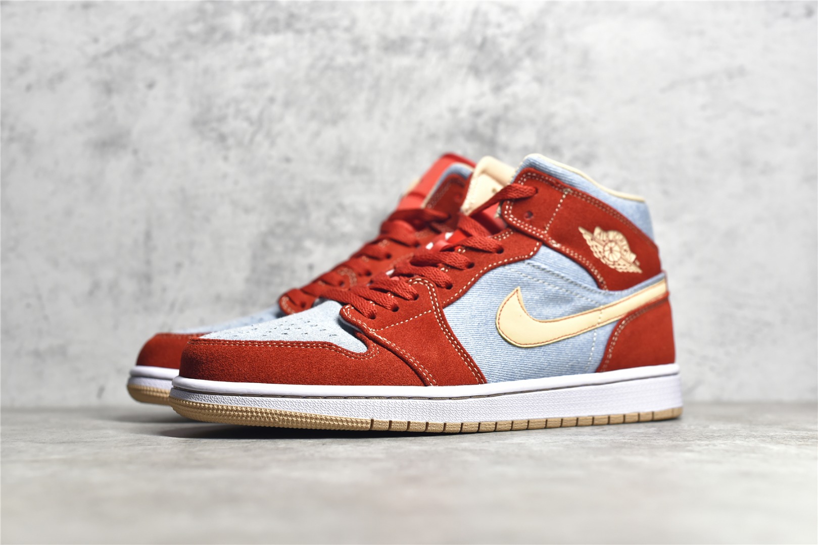 AirJordan1MidSHOES