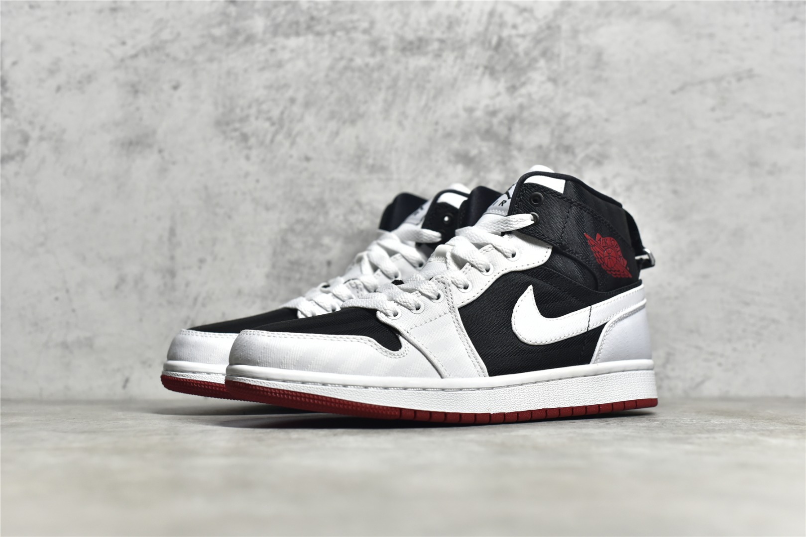 AirJordan1MidSHOES