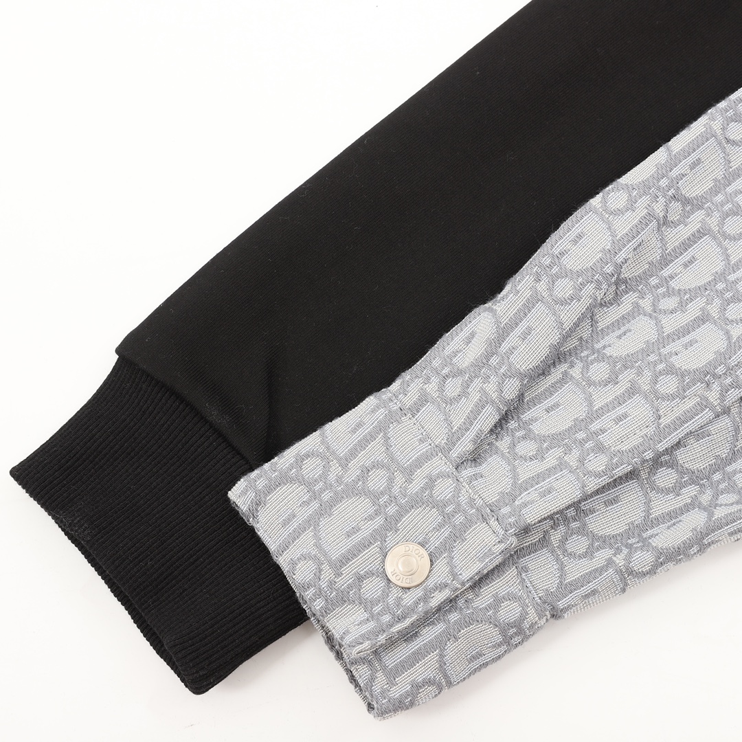 Hoodies & Sweatshirts