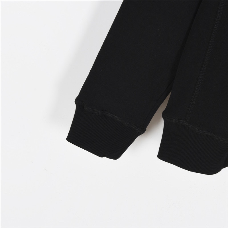 Hoodies & Sweatshirts