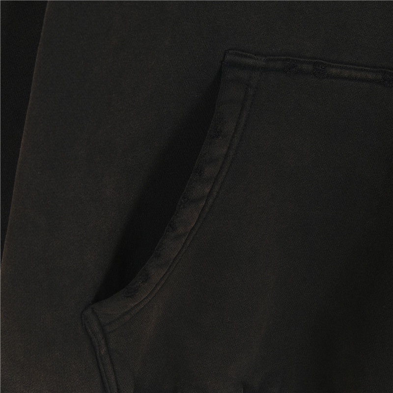 Hoodies & Sweatshirts