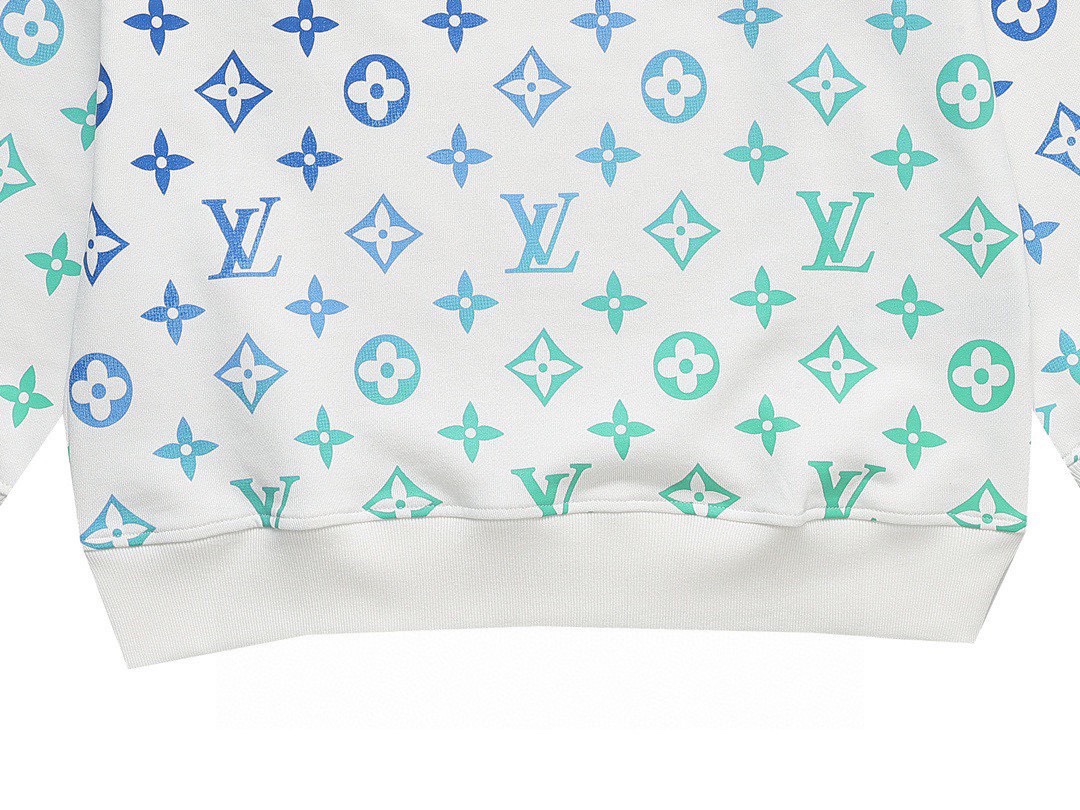 Hoodies & Sweatshirts